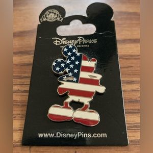 Disney Parks Mickey Mouse U.S. Flag Pin. NEW